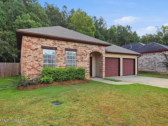 2nd image of 420 Stoneybrook Dr