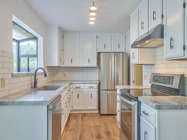 3850 Rio Rd APT 51, Carmel, CA 93923