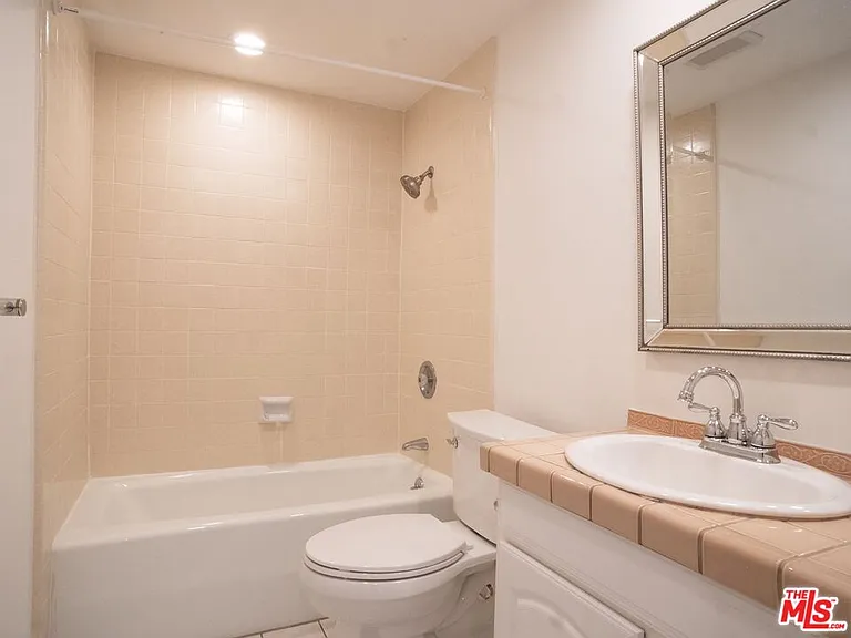 1655 Selby Ave #101 — Photo 21