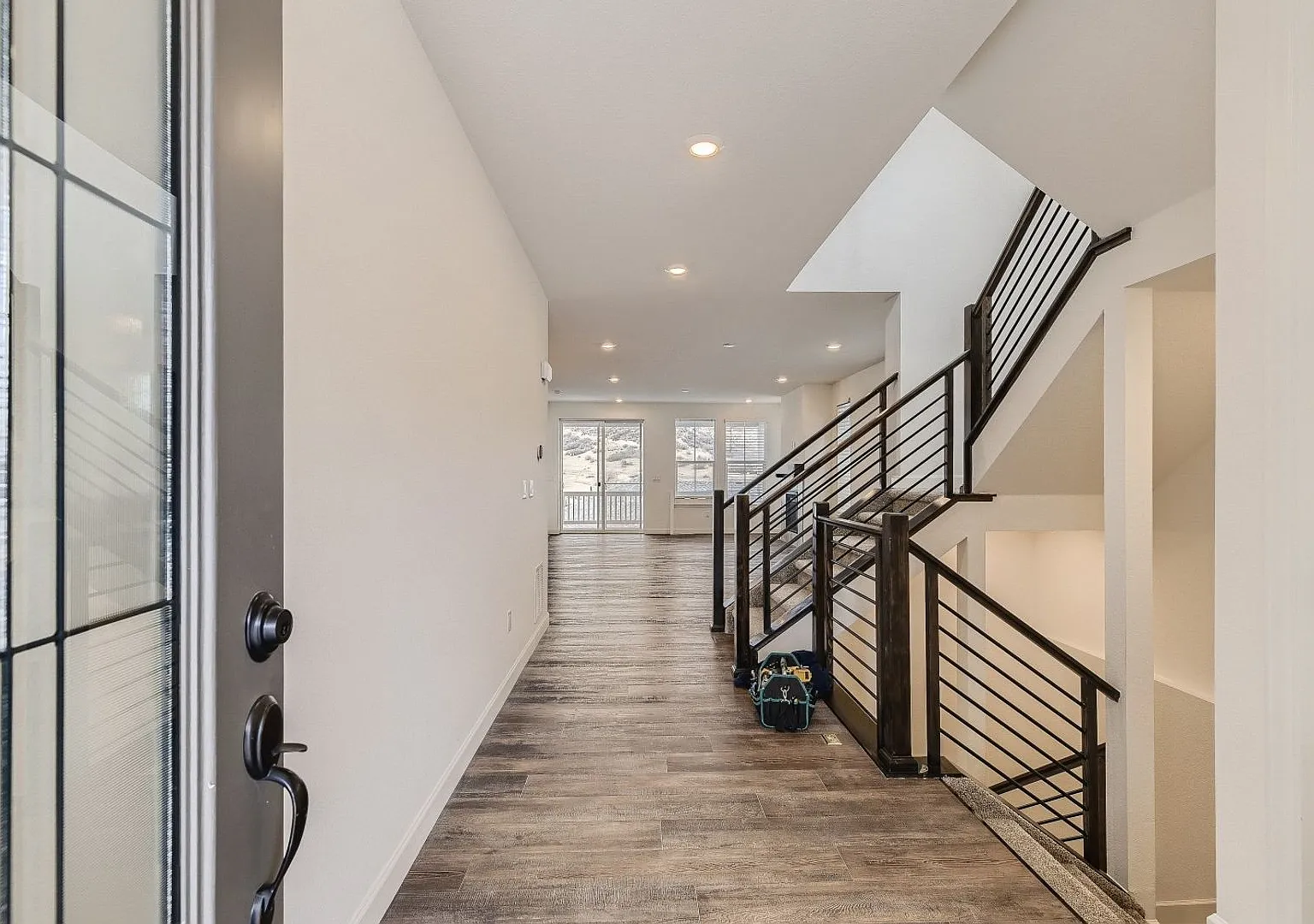 Special Offer: 1 Month Rent Free, If Lease By July 1st Week Beautiful Two-Story Home With A Walk-... — Photo 2