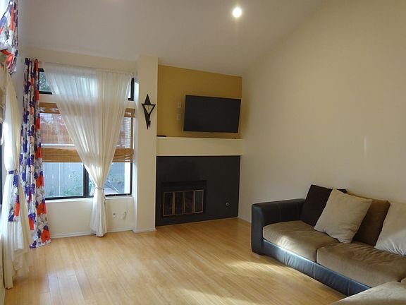 2nd image of 400 Deerfield Ave