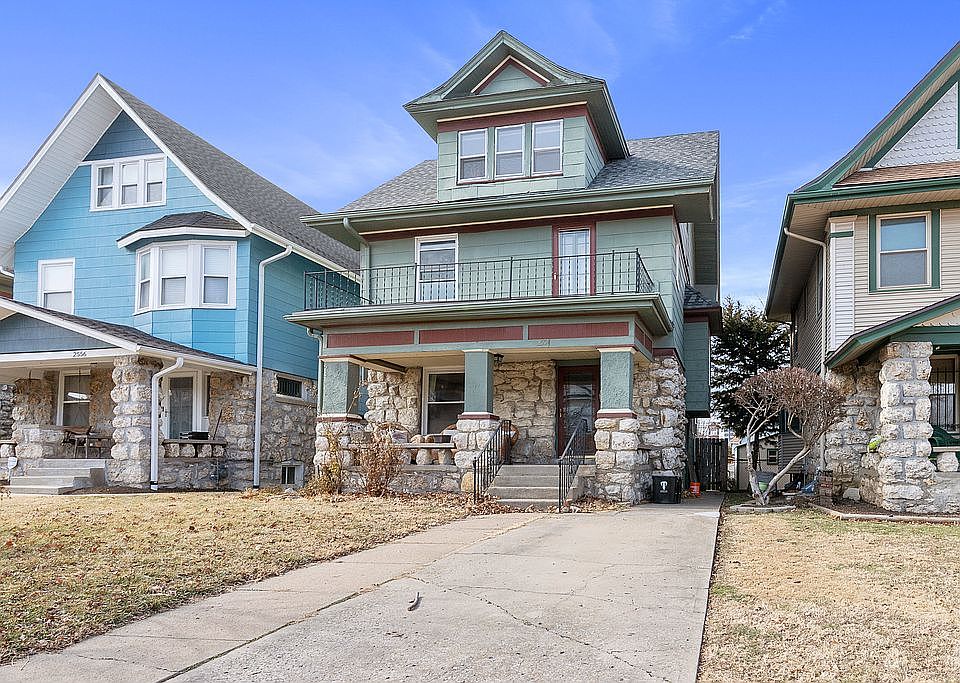 1st image of 2554 Charlotte St