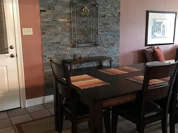 5th image of 277 E 26th Pl