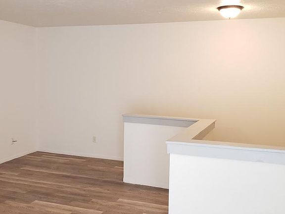 3rd image of 408 Taff Cir APT B