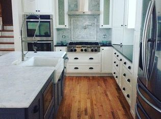 891 S Washington St, Elmhurst, IL 60126