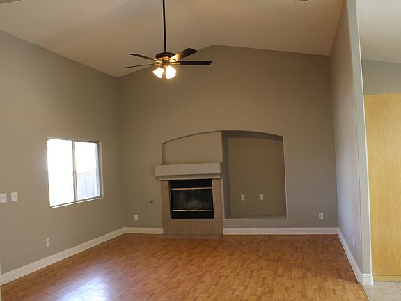 4th image of 27196 Paige Cir