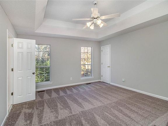 4th image of 7568 Hillside Dr