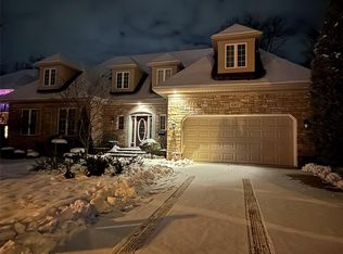 1067 Forestvale Dr, Burlington, ON L7P 4W4