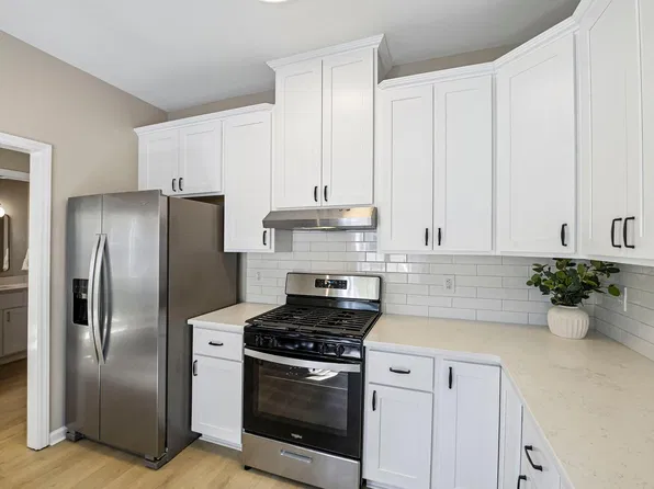 321 Silverberry Ct, Cary, NC 27513