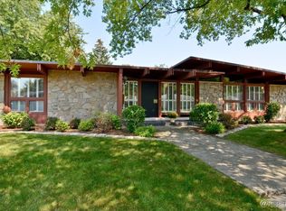 6917 N Concord Ln, Niles, IL 60714