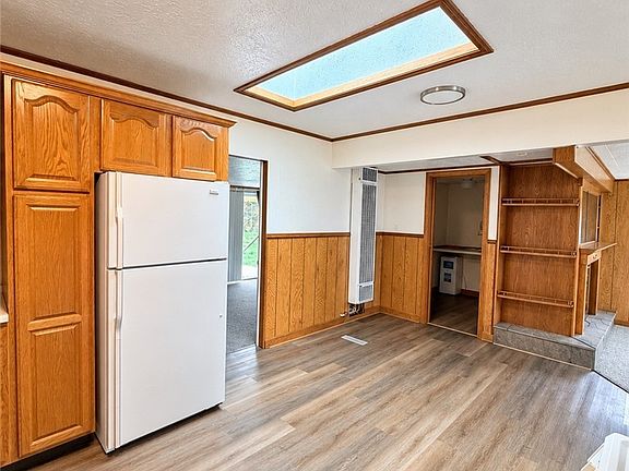 4th image of 3501 Champlain Ave