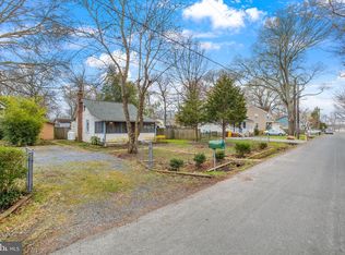 4939 Chestnut St, Shady Side, MD 20764