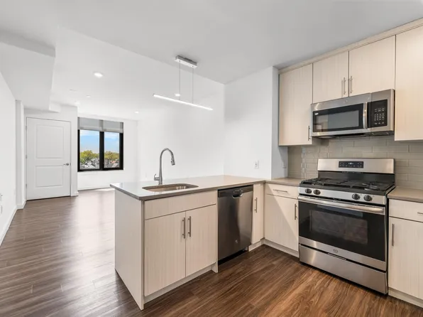 957 Broadway image 1 of 35