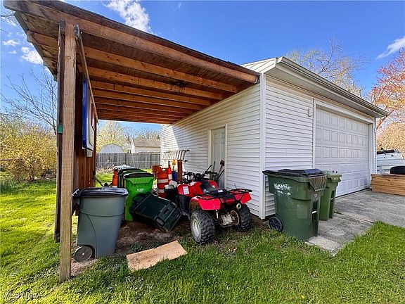 3rd image of 36321 S Riverview Dr