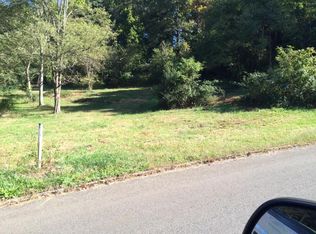 895 Oakwood Estates Dr, Lenoir City, TN 37772