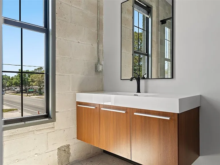 902 E Curtis St #1 — Photo 26
