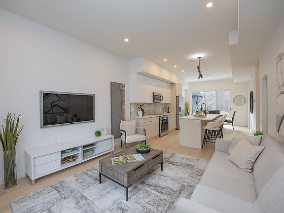 4th image of 9188 Tronson Rd #6