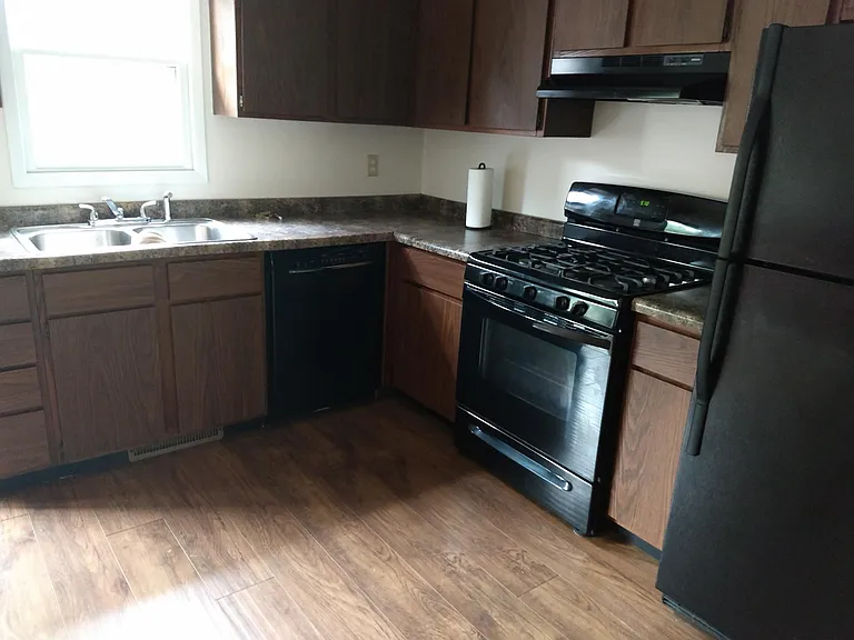 214 Pine Ridge Rd — Photo 5