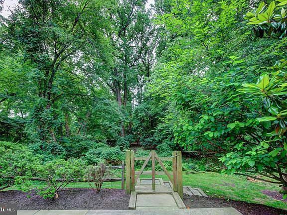 2nd image of 4922 Cloister Dr