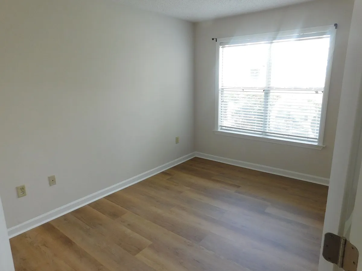 Building Photo - 20 Old South Ct #A
