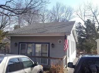 137 Oakwood St, Williams Bay, WI 53191