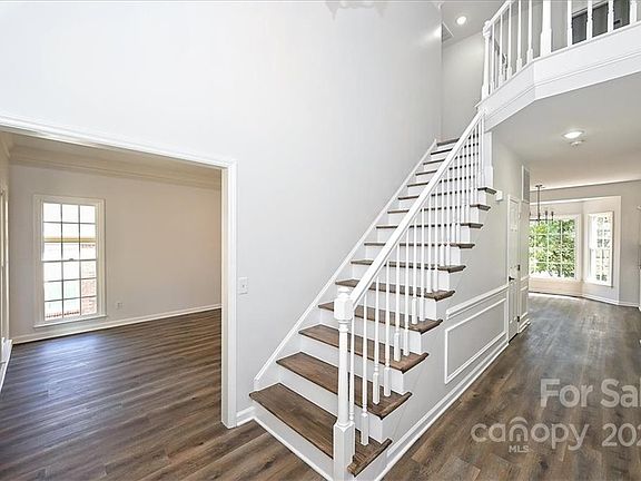 2nd image of 1513 Candlewyck Ct