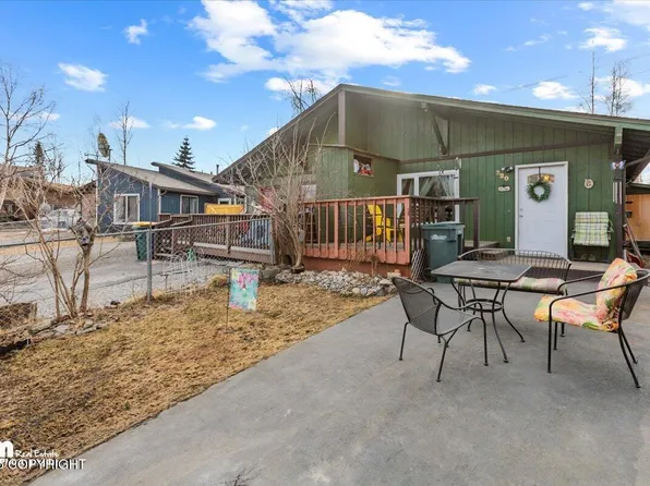 320 Dannilyn Cir, Anchorage, AK 99504