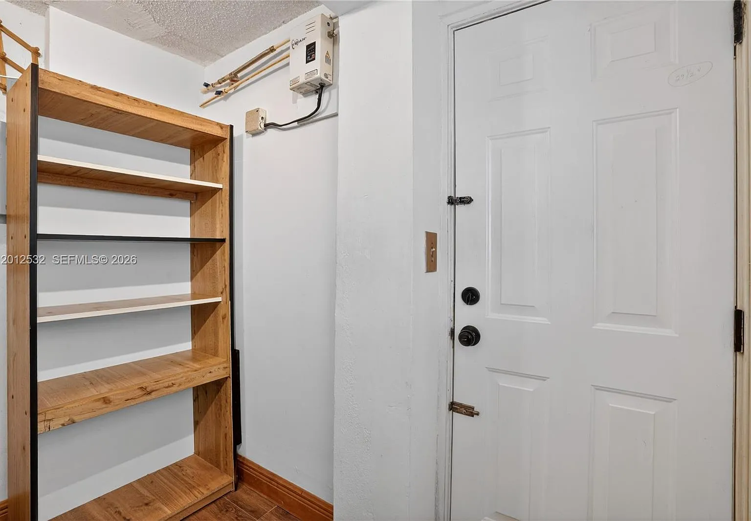 Studio, 1.0 bath, 700 sqft, $1,895 — Photo 3
