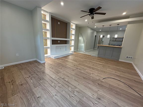 4th image of 1504 Manhattan Ave