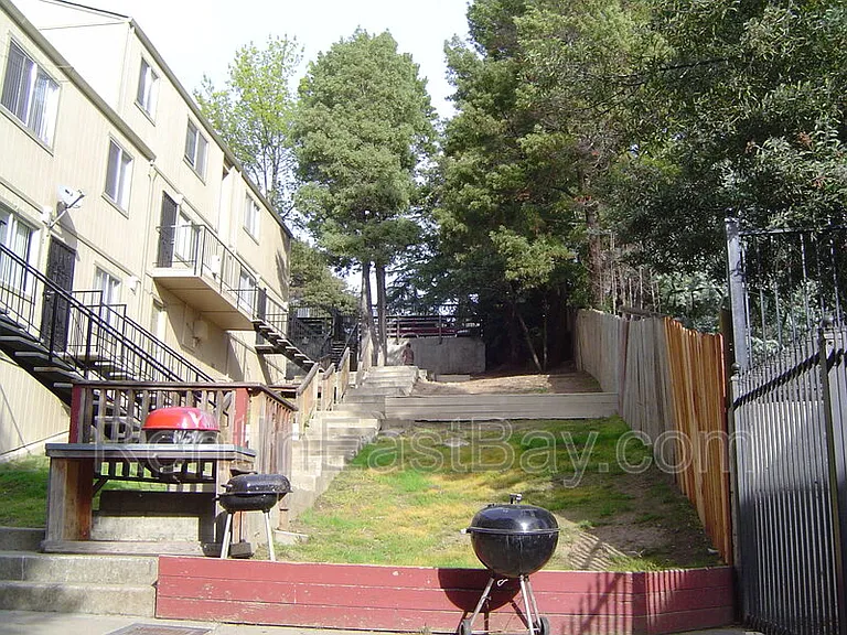6701 Laird Ave #5 — Photo 11
