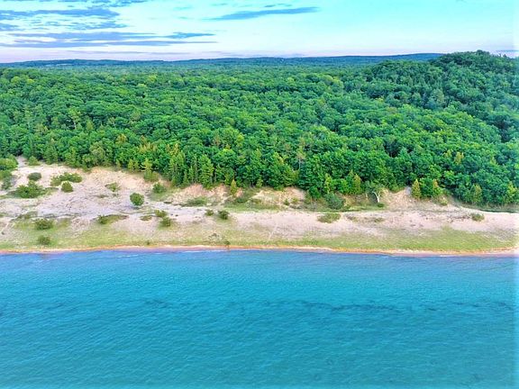 2nd image of 5537 N Lake Shore Dr