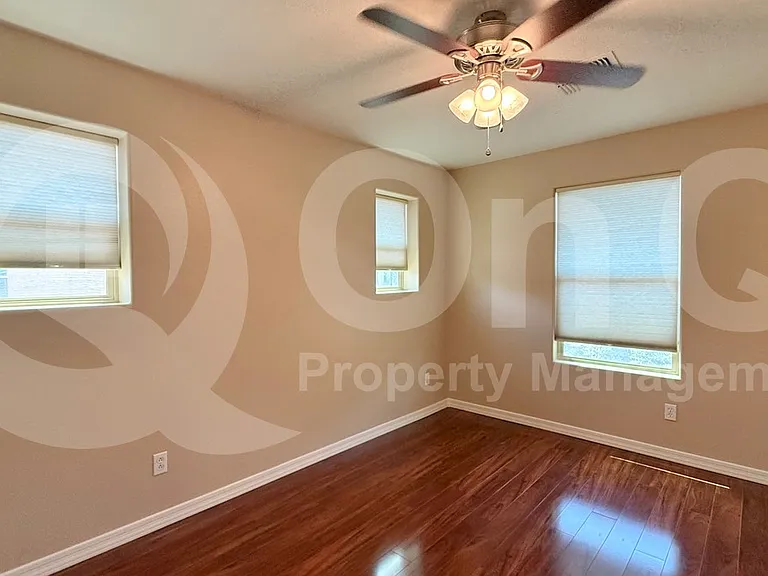1142 E Sourwood Dr — Photo 15