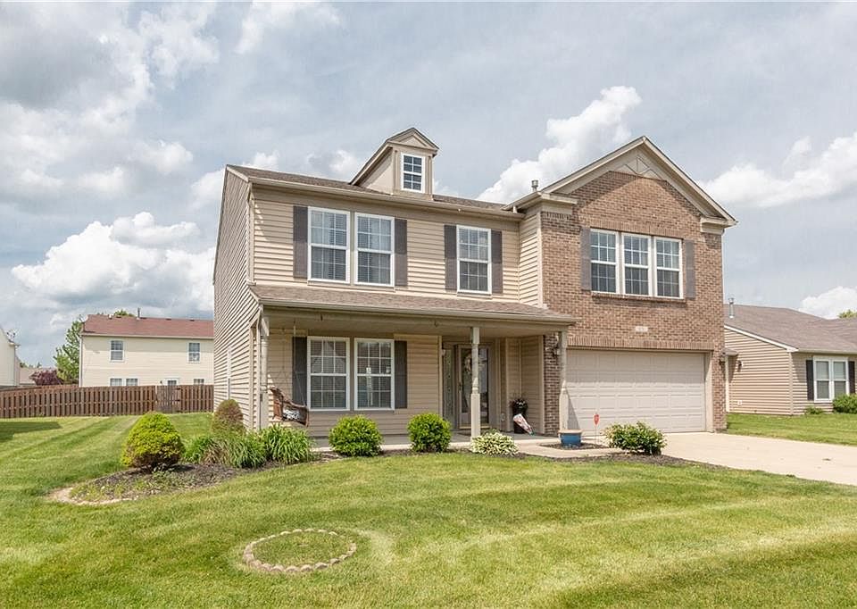 1st image of 676 Hickory Pine Dr