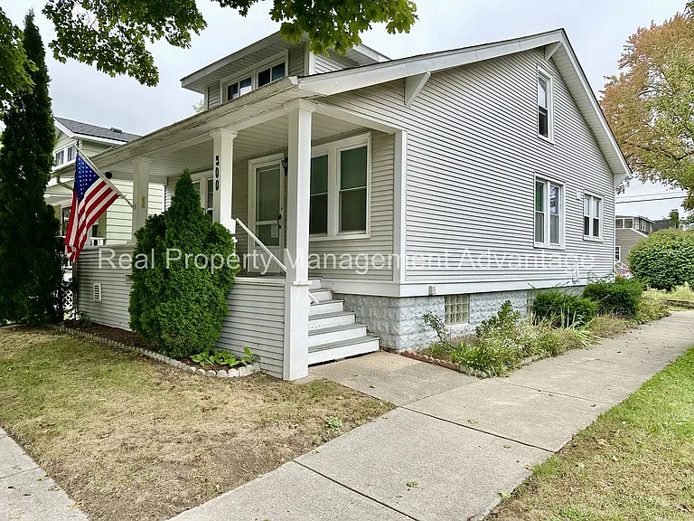 500 E. Troy — Photo 2