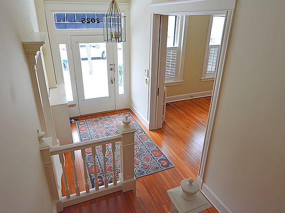 3rd image of 2025 Grove Ave
