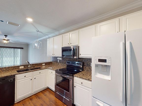 5th image of 15840 Fishhawk Falls Dr