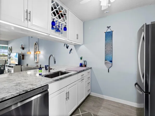 34 Plantation Dr APT 102, Vero Beach, FL 32966