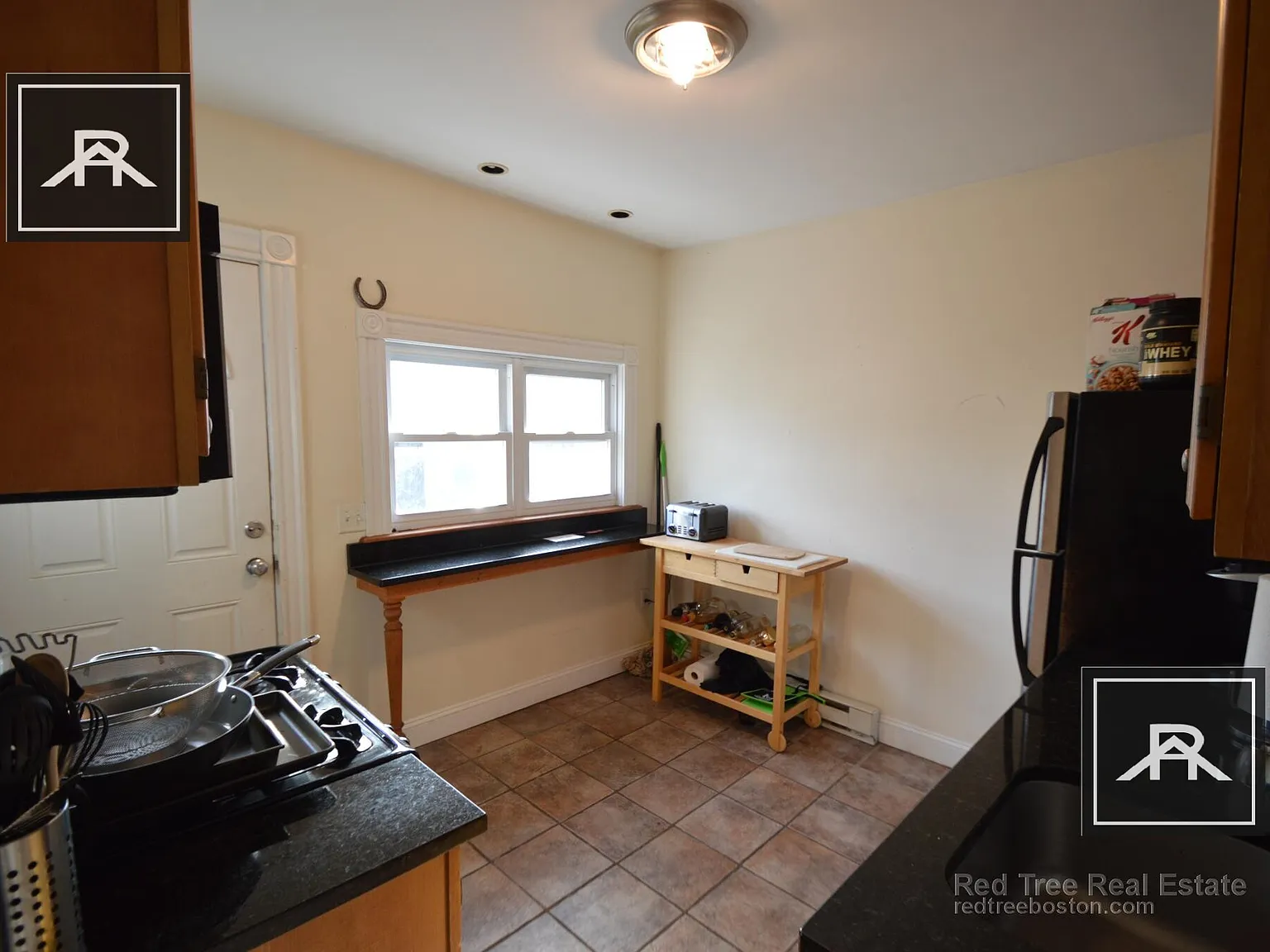 4 bed, 2.0 bath, $4,000 — Photo 4