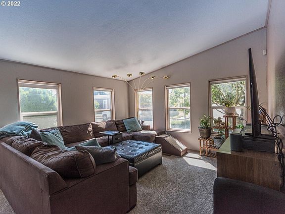 5th image of 3930 SE 162nd Ave Unit 70