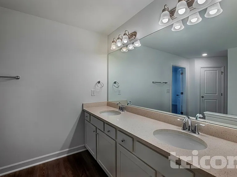 177 E Ridge Way — Photo 9