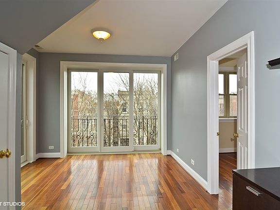 4th image of 1540 N Claremont Ave APT 3E