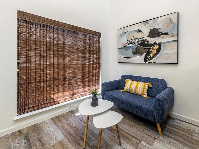 2815 Rio Grande St #204 — Photo 4