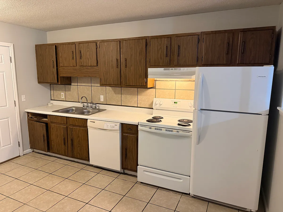 Building Photo - 1682 Hamlet Dr #1682