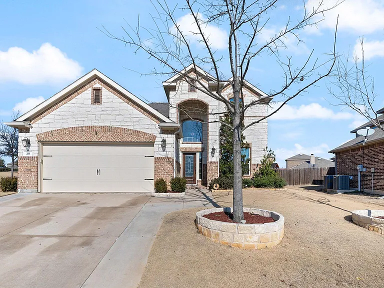 211 Chamberlain Dr — Photo 4