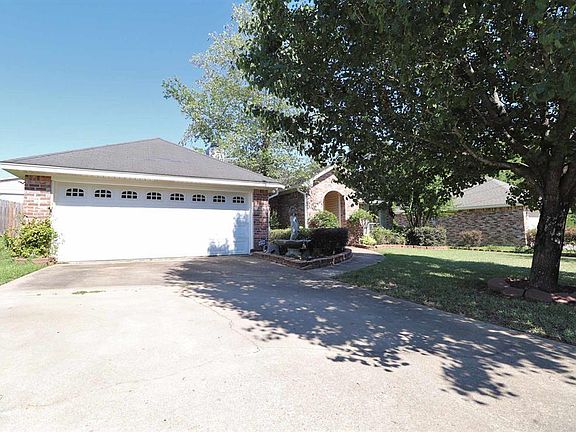 2nd image of 102 Greenfield Cir