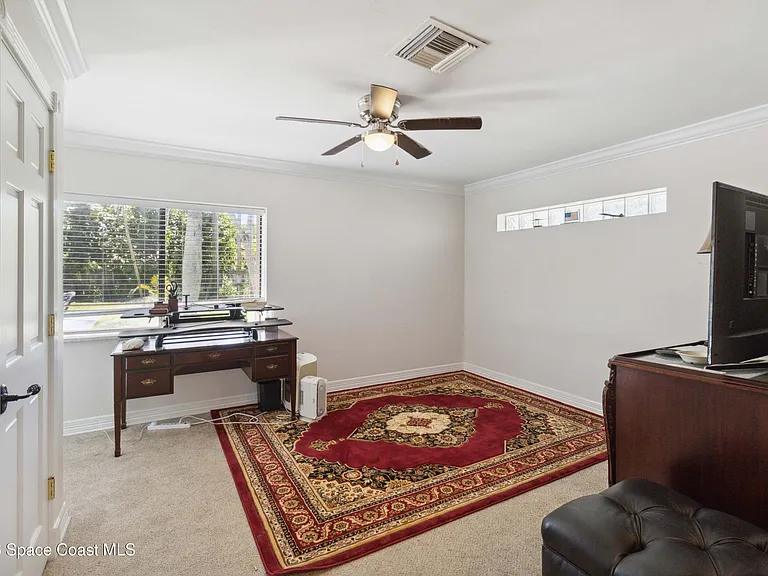 1201 S Shannon Ave — Photo 32