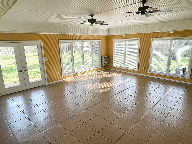 1128 Clayton Dr — Photo 14