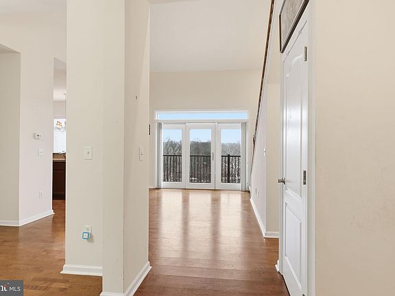 3rd image of 556 Carson Ter