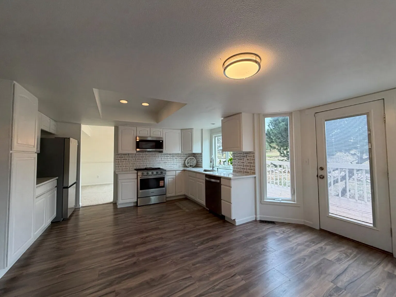 4 bed, 4.0 bath, 3476 sqft, $3,495 — Photo 2