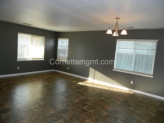 3rd image of 1762 Durham Ct
